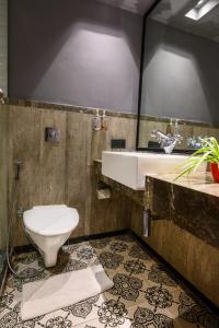Un baño de Polo Floatel Kolkata