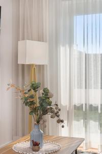 Φωτογραφία από το άλμπουμ του Comfy Studio with Shared Backyard near Racecourse σε Carnegie