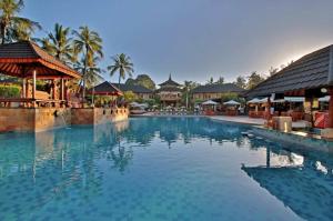Bazén v ubytování Sunset Suites, 1 bed apartment, Jayakarta hotel nebo v jeho okolí