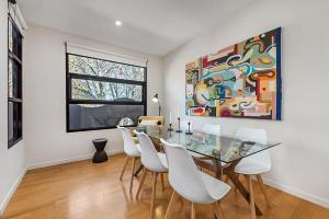 Foto Melbourne'is asuva majutusasutuse Beautiful 2-Storey Unit with Balcony near Smith St galeriist