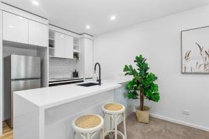 Gallery image of Central 2-Bed with Gym, BBQ & Stunning Views in Canberra