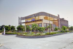 Budova, kde se hotel nachází + 26 fotografií