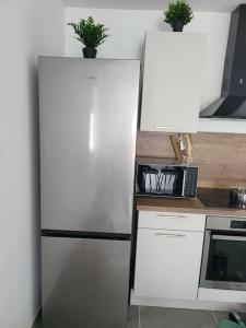 Cucina o angolo cottura di New villa 5mn from the beach-Pyrenees view