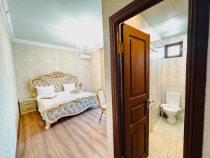 Koupelna v ubytování Armenia Hotel + 37 fotografií
