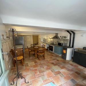 カンソンにあるMaison de village centre Quinsonのギャラリーの写真