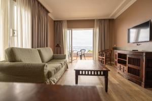 O zonă de relaxare la Coral La Quinta Park Suites