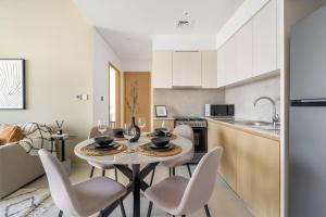 Mynd úr myndasafni af GuestReady - Lux design with top skyline view í Dúbaí