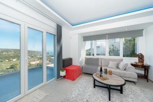 Gallery image of Villa Orama in Porto Rafti +15 photos