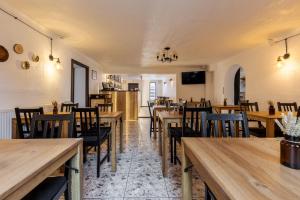 Restoran atau tempat lain untuk makan di Gremi Hotel