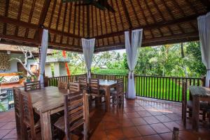 Ubud Luwih Nature Retreat 레스토랑 또는 맛집