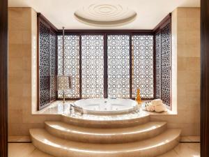 Bilik mandi di Raffles Dubai