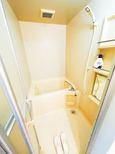 Ένα μπάνιο στο メゾンドリバージュ205