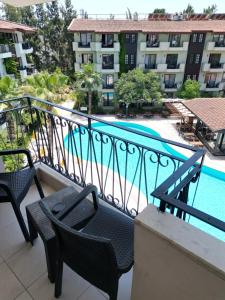 Bazén v ubytování LEMAS SUITE HOTEL nebo v jeho okolí
