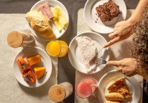 Comida no hotel ou em algum lugar perto