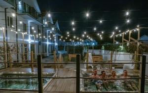 Bazén v ubytování Lydinge Resort nebo v jeho okolí
