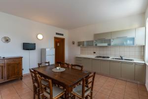 Agriturismo Corte Salandini的厨房或小厨房