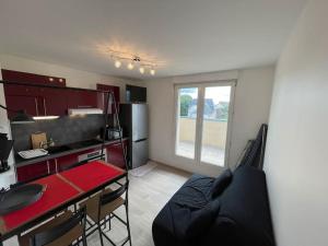 Η κουζίνα ή μικρή κουζίνα στο Persea YourHostHelper