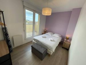 Ένα ή περισσότερα κρεβάτια σε δωμάτιο στο Persea YourHostHelper