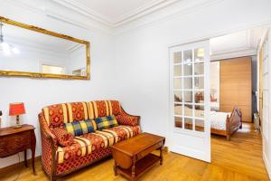 GuestReady - Parisian Bliss near Notre-Dame