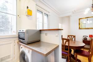 GuestReady - Parisian Bliss near Notre-Dame