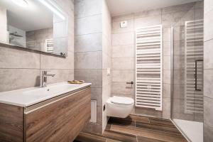 Ένα μπάνιο στο Apartment Koya Alpe D'Huez - by EMERALD STAY +31 φωτογραφίες