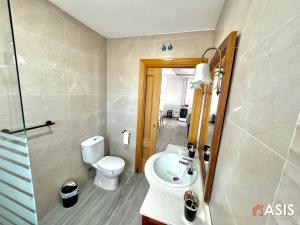 Ένα μπάνιο στο Apartamento asis B +11 φωτογραφίες