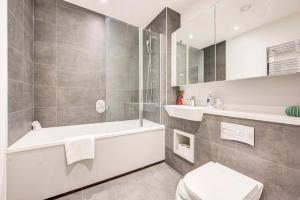 Bany a GuestReady - Cosmopolitan Living in Hounslow
