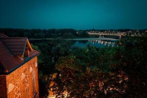 Výhled na řeku, která protéká v blízkosti apartmánu