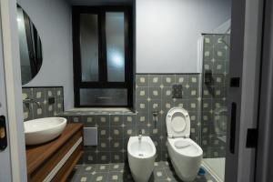 Et badeværelse på RB Suites Napoli