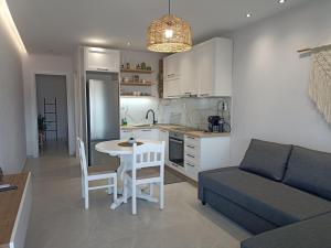 Gallery image of Dimitros Apartment II in Neos Marmaras +15 photos
