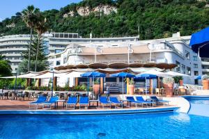 Bazén v ubytování Hilton Sorrento Palace nebo v jeho okolí