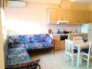 Fotografie z fotogalerie ubytování EVRIDIKI Home 90m from the beach v destinaci Skála Nikíta + 37 fotografií