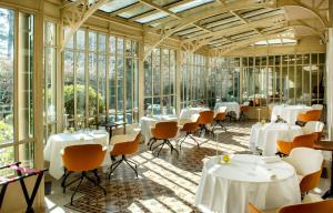 Restaurace v ubytování Le Clair de la Plume - Teritoria