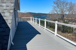 Φωτογραφία από το άλμπουμ του Back from the Ashes σε Southwest Harbor