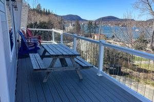 Φωτογραφία από το άλμπουμ του Back from the Ashes σε Southwest Harbor