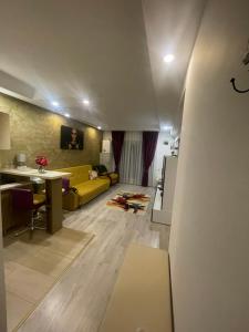 Ruang duduk di Lucas investment L3 -104 +18 gambar