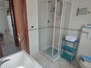 Ένα μπάνιο στο casa su rimediu +50 φωτογραφίες