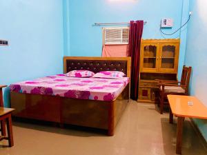 Krevet ili kreveti u jedinici u okviru objekta The Narayan Bhawan , ramanuj ashram ,haridas nagar ,ramkot ayodhya ji