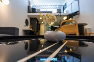Posezení v ubytování EcoHeaven Suites