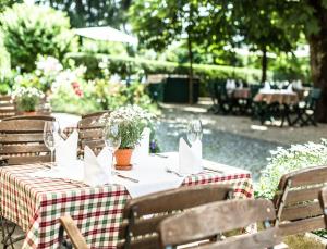 A garden outside Salzburg Hotel Holznerwirt
