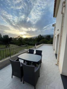 Balkon lub taras w obiekcie Villa Casa Sognu di Orizonte