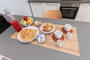 Fotografie z fotogalerie ubytování Spacious 3-Bedroom Apartment - 10 Min to City Center & 5 Min to Gaslini Hospital v Janově