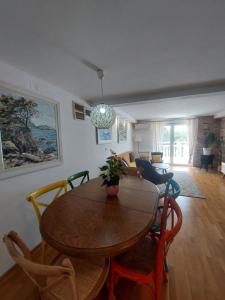 Un lugar para sentarse en Villa Nikola Kentera