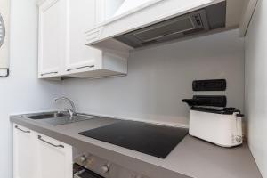 Fotografie z fotogalerie ubytování Spacious 3-Bedroom Apartment - 10 Min to City Center & 5 Min to Gaslini Hospital v Janově