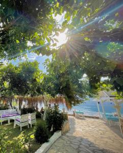 Сад в Kıyı Hotel Selimiye