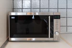 Una cocina o cocineta en Siviri Sunset Amazing Sea View- With fireplace -Starlink wifi