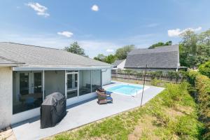 The swimming pool at or close to St Augustine Retreat - Pool, BBQ and Private Yard