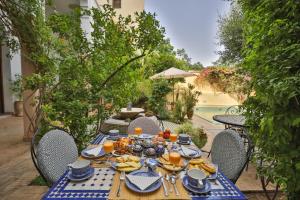 Cibo presso il riad o nelle vicinanze