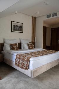 JAZZ HOTEL Gyumri客房内的一张或多张床位