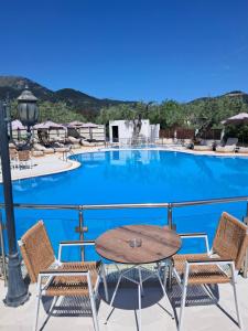 Bazén v ubytování Ocean Beach Hotel nebo v jeho okolí